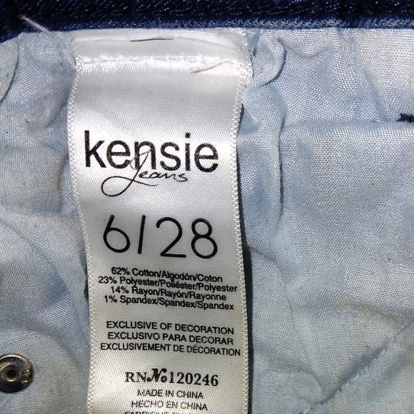 Kensie Jeans - Women's Denim Stretch Skinny Style Embroidered Jeans. Size 6/28 - Picture 3 of 9